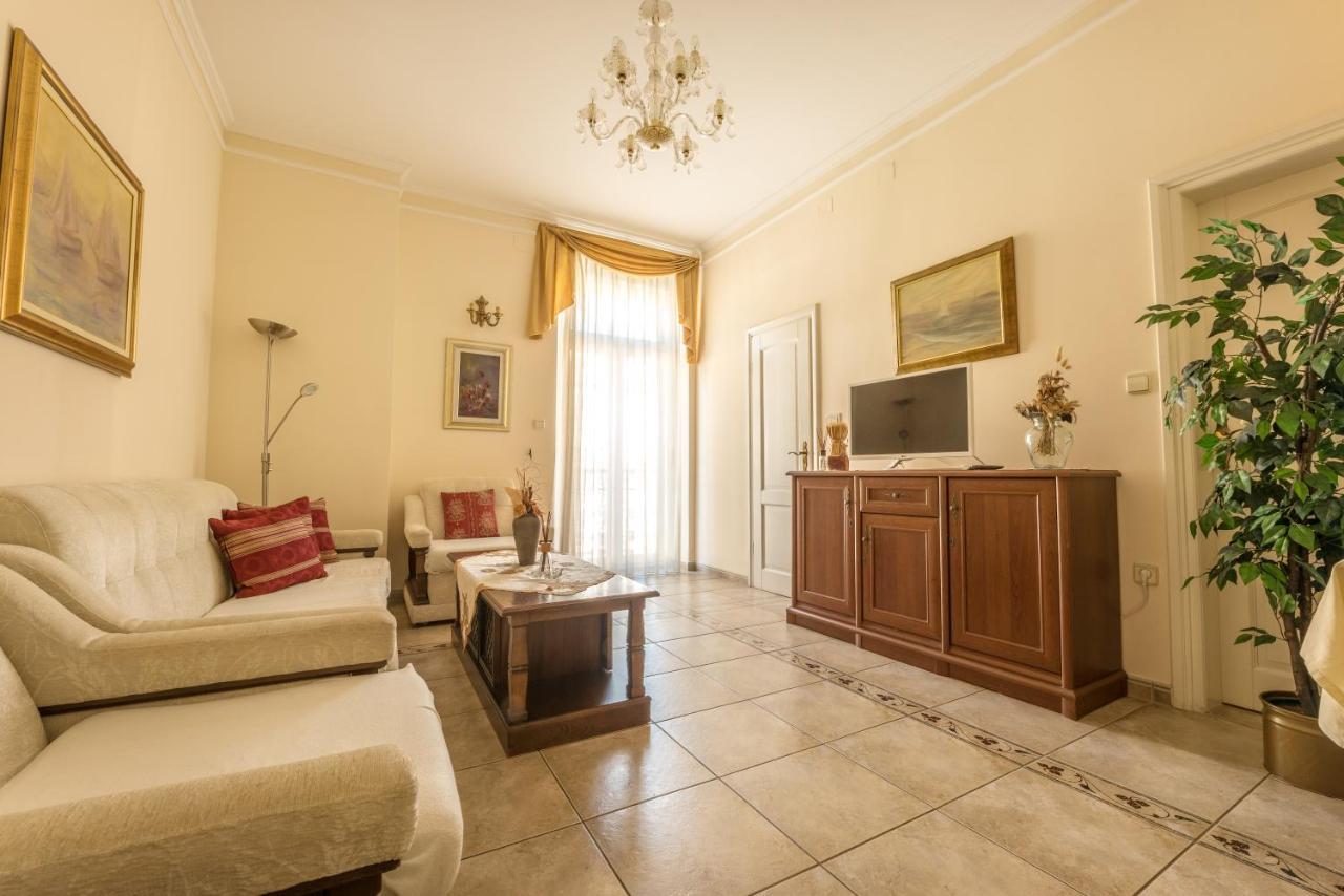 אופטיה Apartments Villa Devana מראה חיצוני תמונה